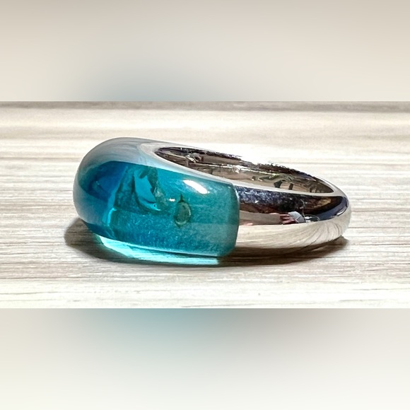 Designer Guess Collection Sterling Silver Blue Resin Hawaiian Hook Ring, Size 6 - Picture 4 of 11